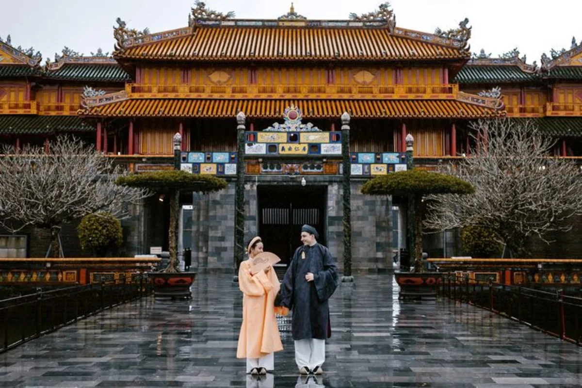 Nội thất xe du lịch cao cấp phục vụ tour Huế